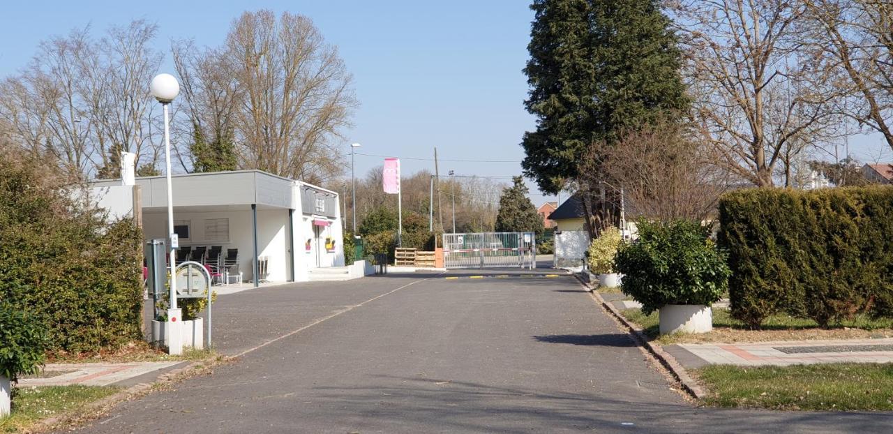 Camping De L'Ill Mulhouse Bagian luar foto